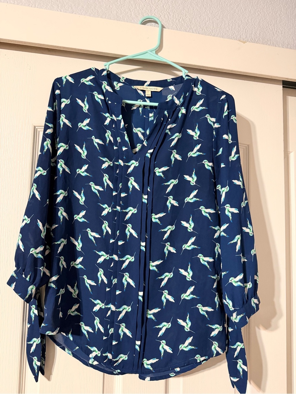 Size S 41 Hawthorne Navy Blue Hummingbird Print Blouse